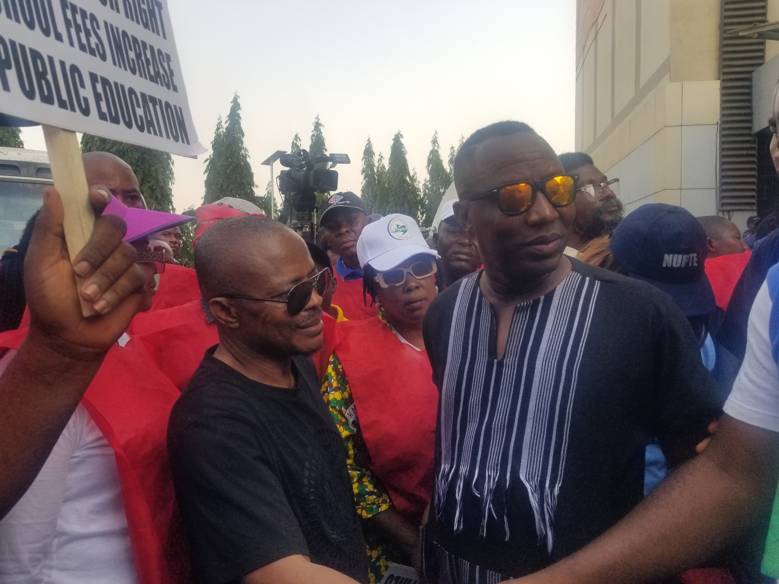 Read more about the article NLC demands release of Sowore, warns against detaining activists