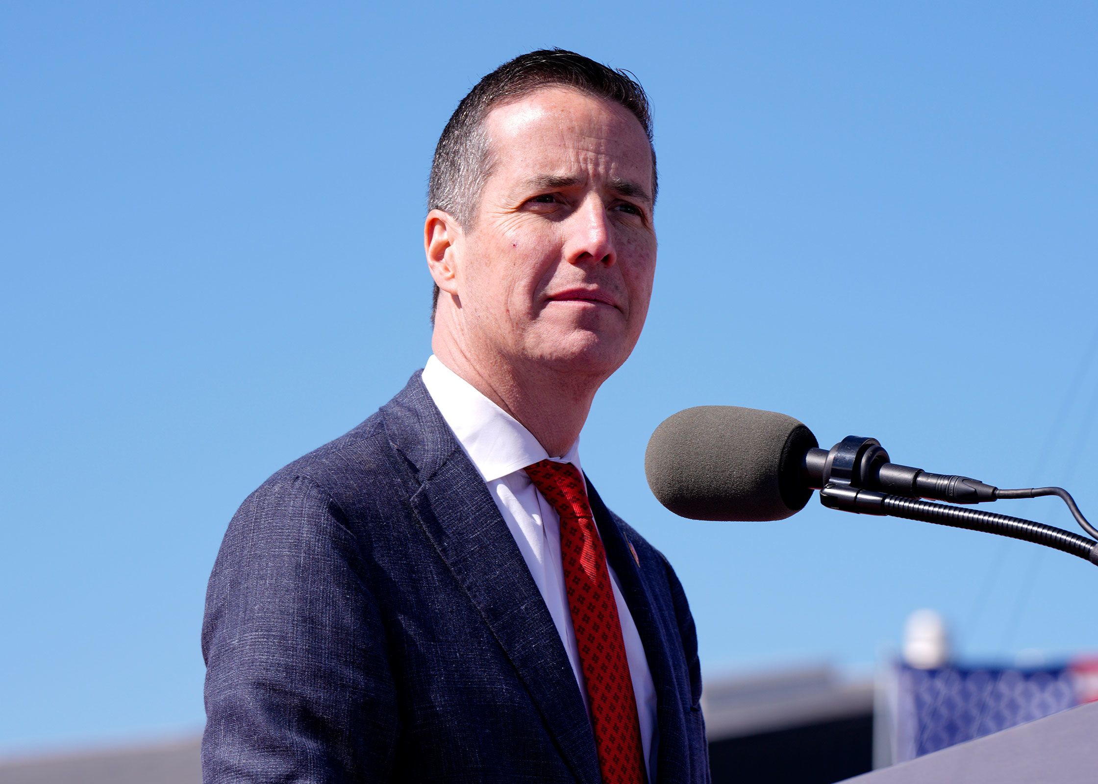 Read more about the article US senator proposes bill to end dual citizenship