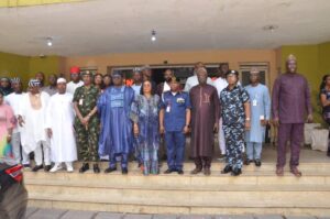 Read more about the article FG convenes stakeholders on state policing, security coordination
