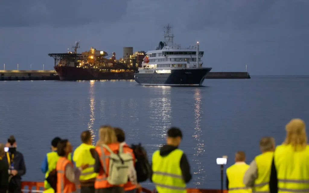 Hantavirus-hit cruise ship arrives in Spain’s Canary Islands for passenger evacuation