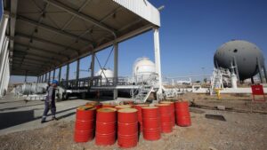 Read more about the article Oil prices plunge to $90 after US, Iran halt military strikes