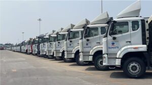Read more about the article Dangote offers N500,000 reward to curb illegal truck use
