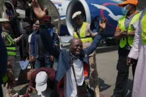 Read more about the article FG issues urgent final call for Nigerians to flee South Africa