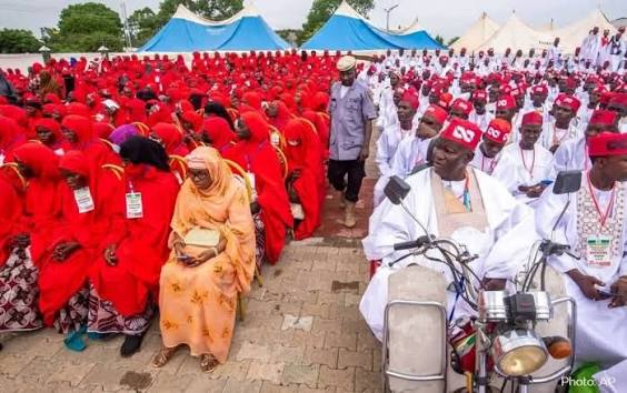 Mass weddings