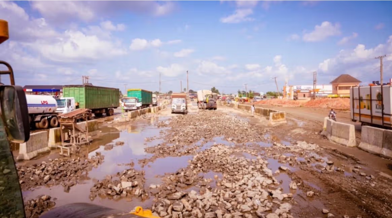You are currently viewing Benin-Agbor-Asaba crisis: FG faults contractor, orders reconstruction