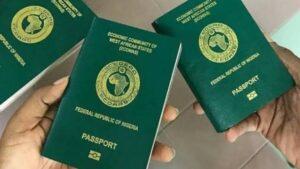 Read more about the article FG deploys passport intervention team to UK to clear backlog