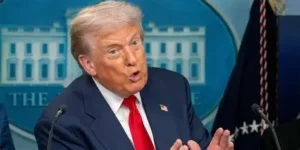 Read more about the article US Judge orders Trump to restore banned media access
