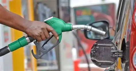You are currently viewing Who sets Petrol Prices in Nigeria? How NMDPRA, Dangote, importers and depots fit in