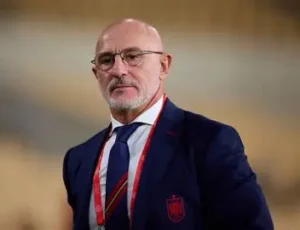 Read more about the article Spain’s World Cup-winning coach De La Fuente signs new deal through 2032