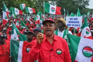 Read more about the article NLC sets October 23 deadline for FG to cut petrol prices, review minimum wage